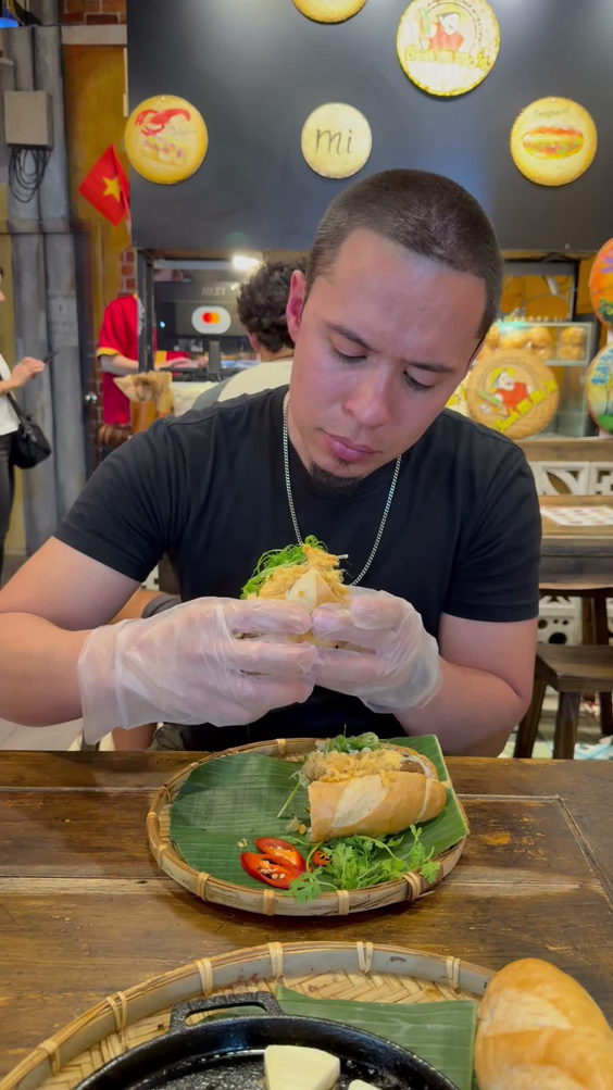 Bánh Mì Mẹ Ỉn