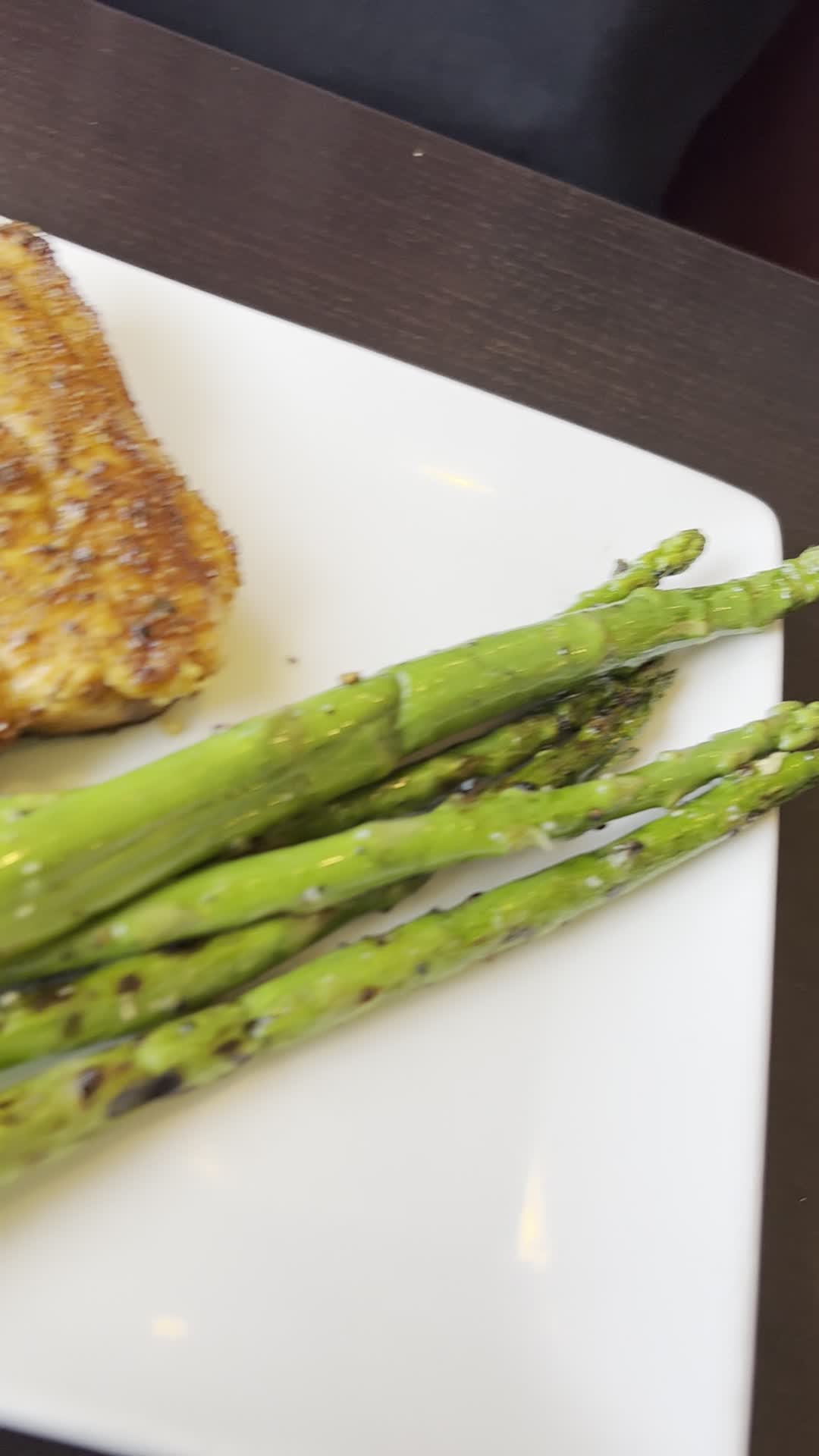 Video review of Chill Kitchen & Bar