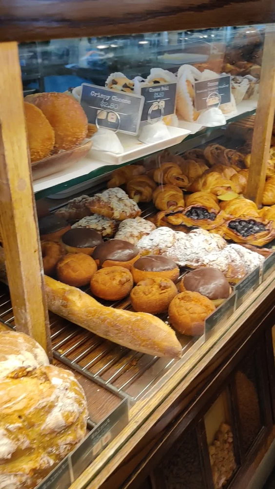 Cream Pan Bakery & Cafe