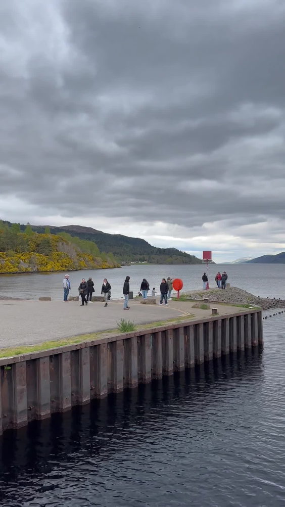 Cruise Loch Ness