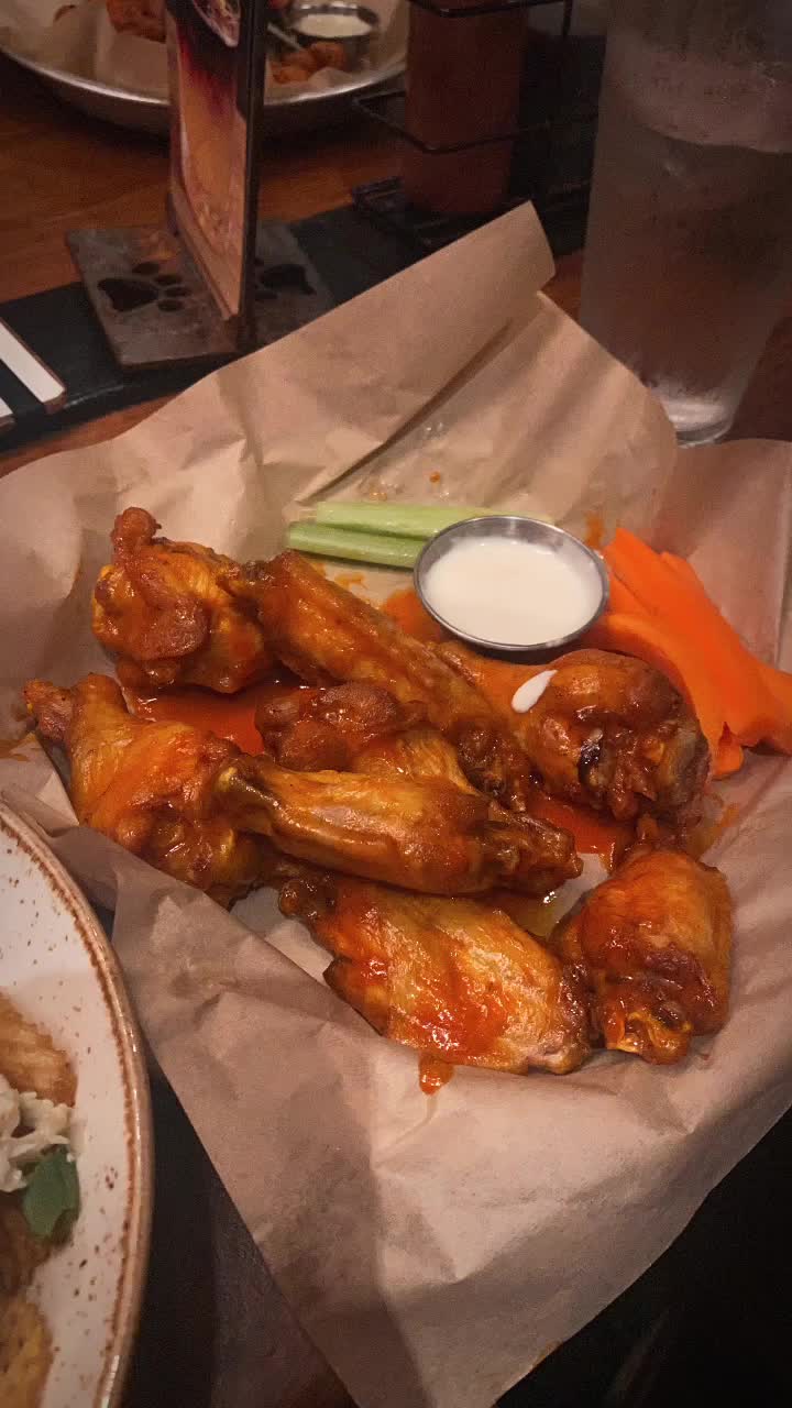 Lazy Dog Restaurant & Bar