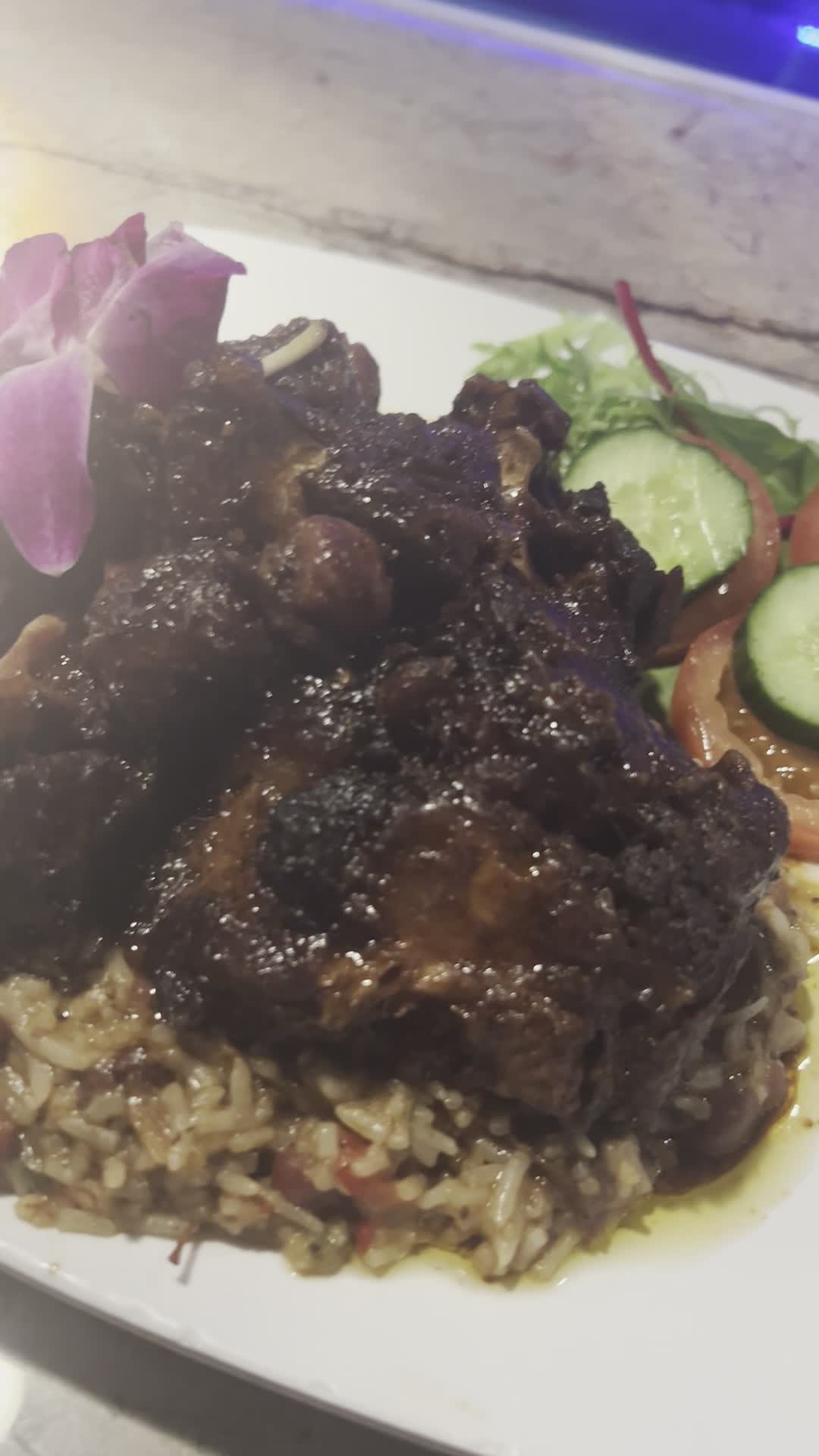 Cache 42 Kitchen and Cocktails