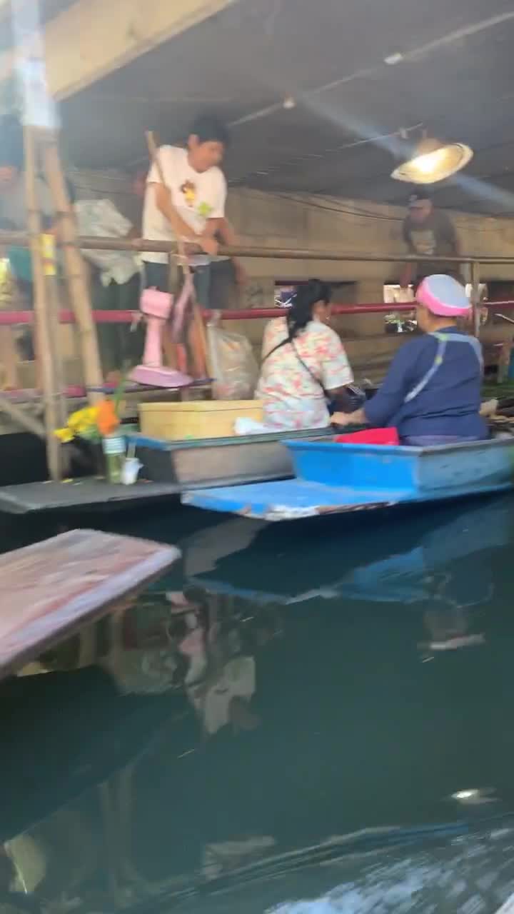 Khlong Lat Mayom Floating Market