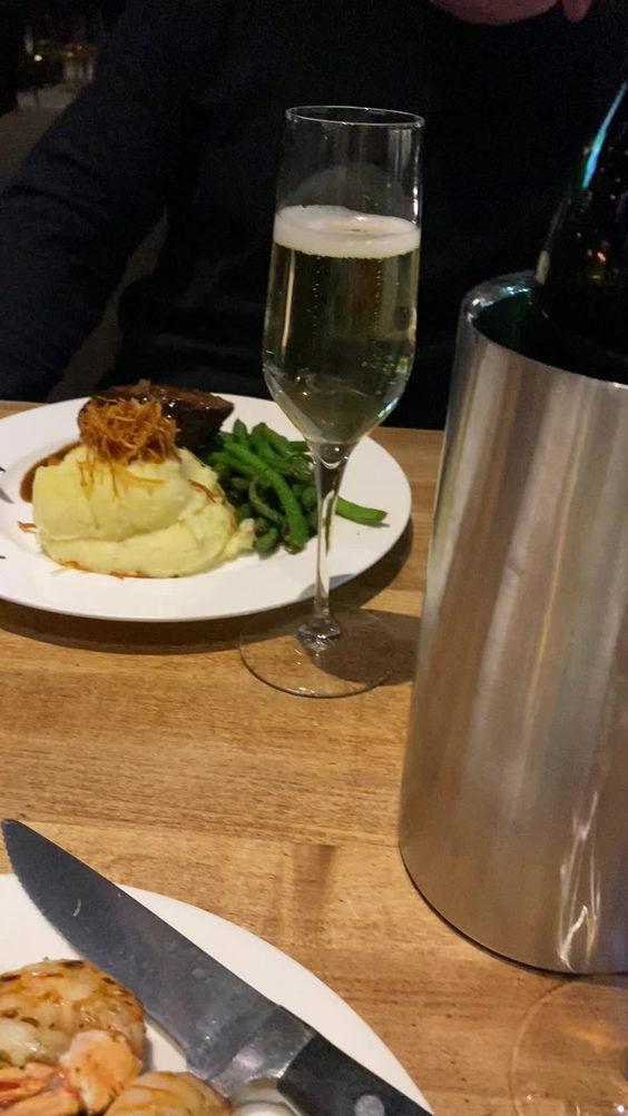 Earls Kitchen + Bar