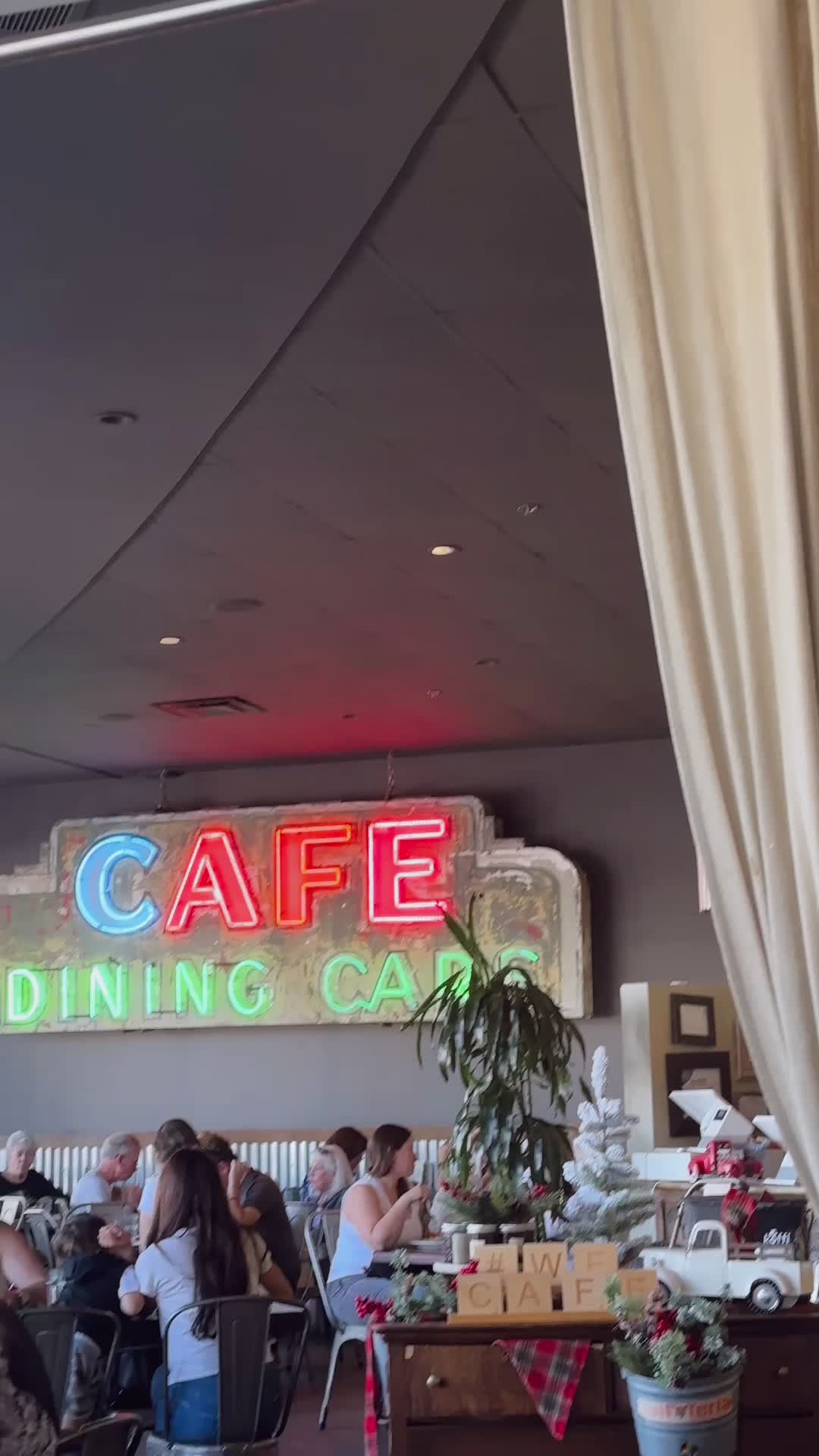 Wilma & Frieda’s Cafe