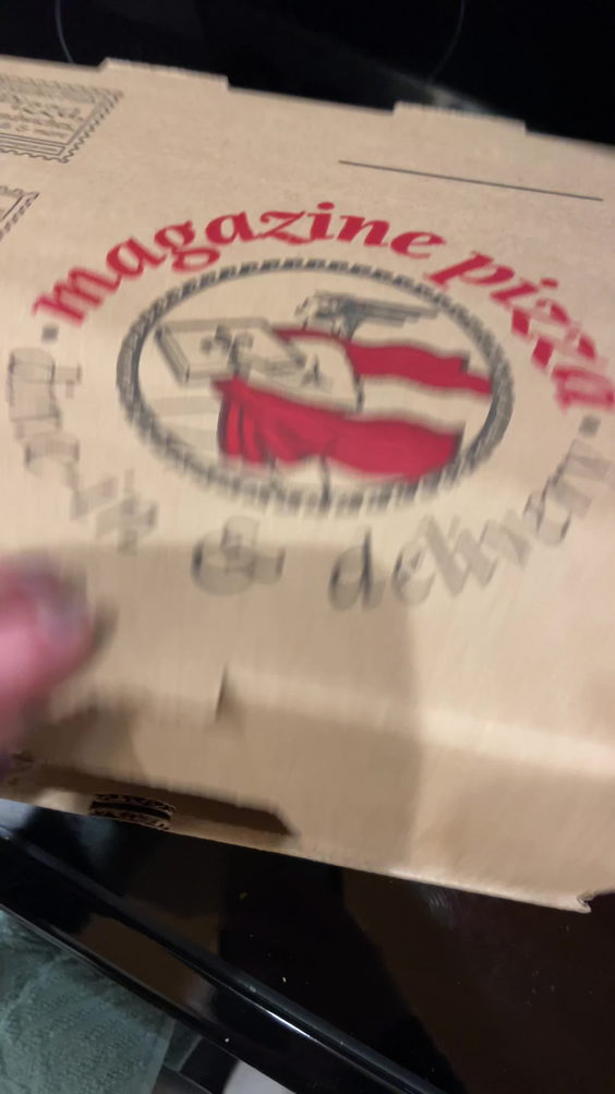 Magazine Pizza