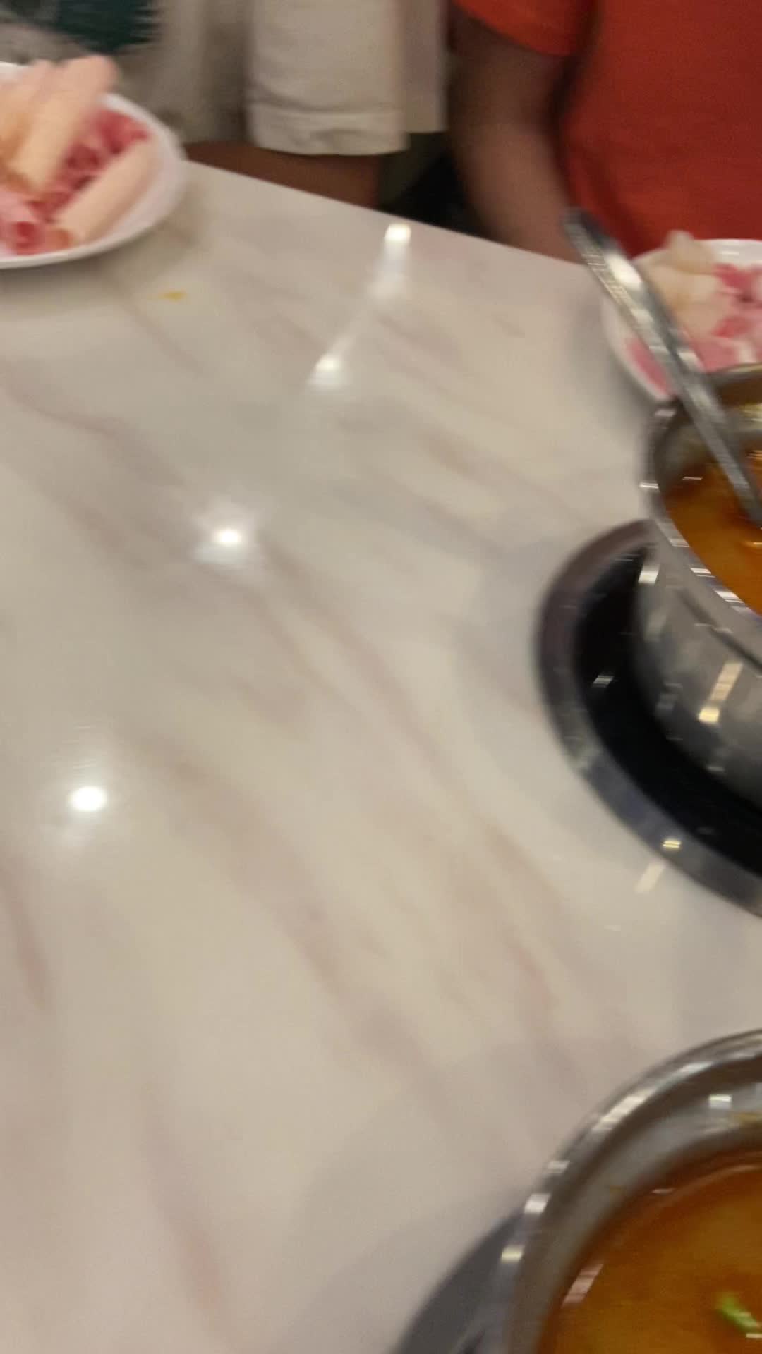 U & Me Revolving Hot Pot