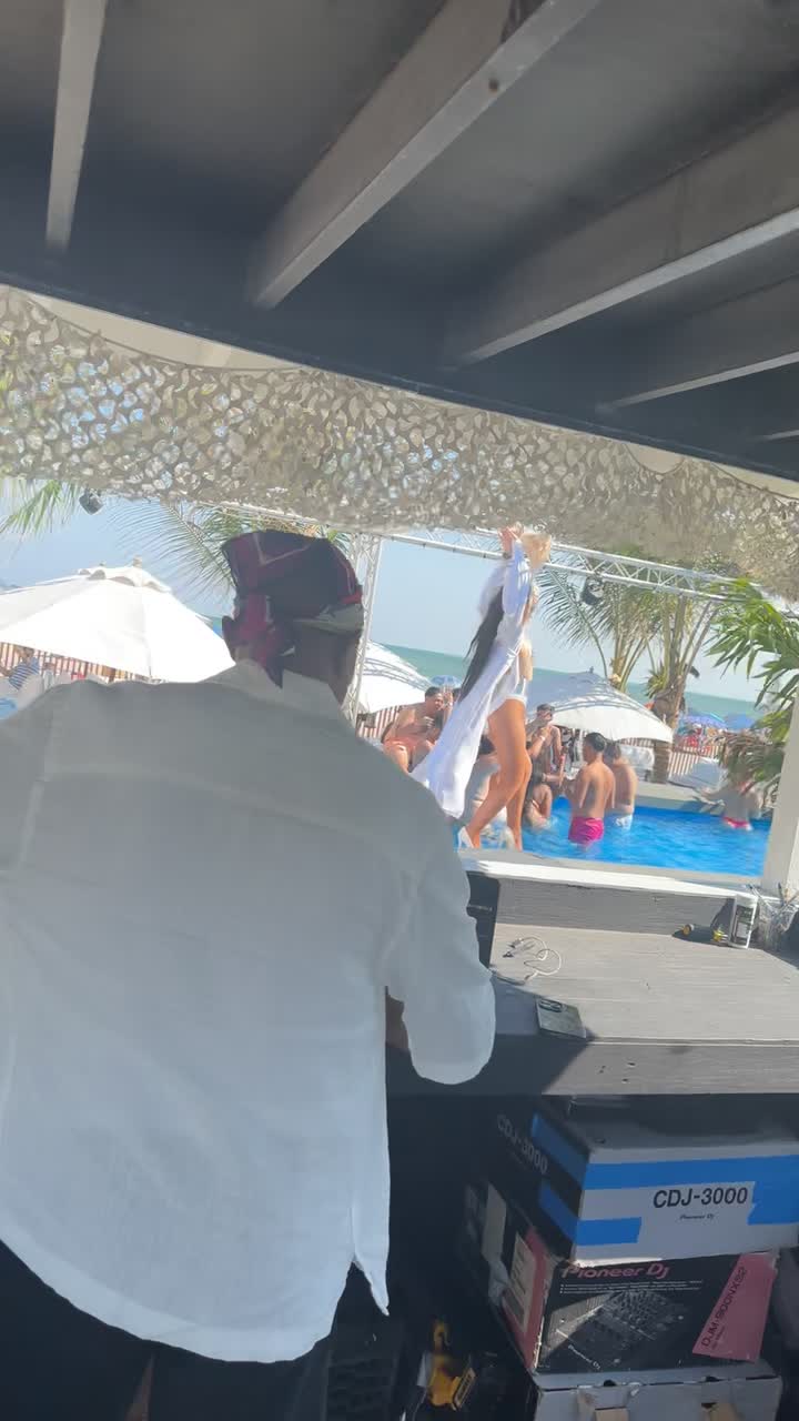 Bungalow Restaurant & Lounge