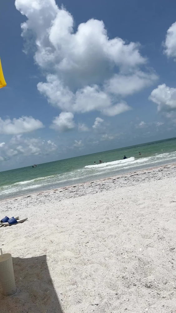 Caddy's On The Beach