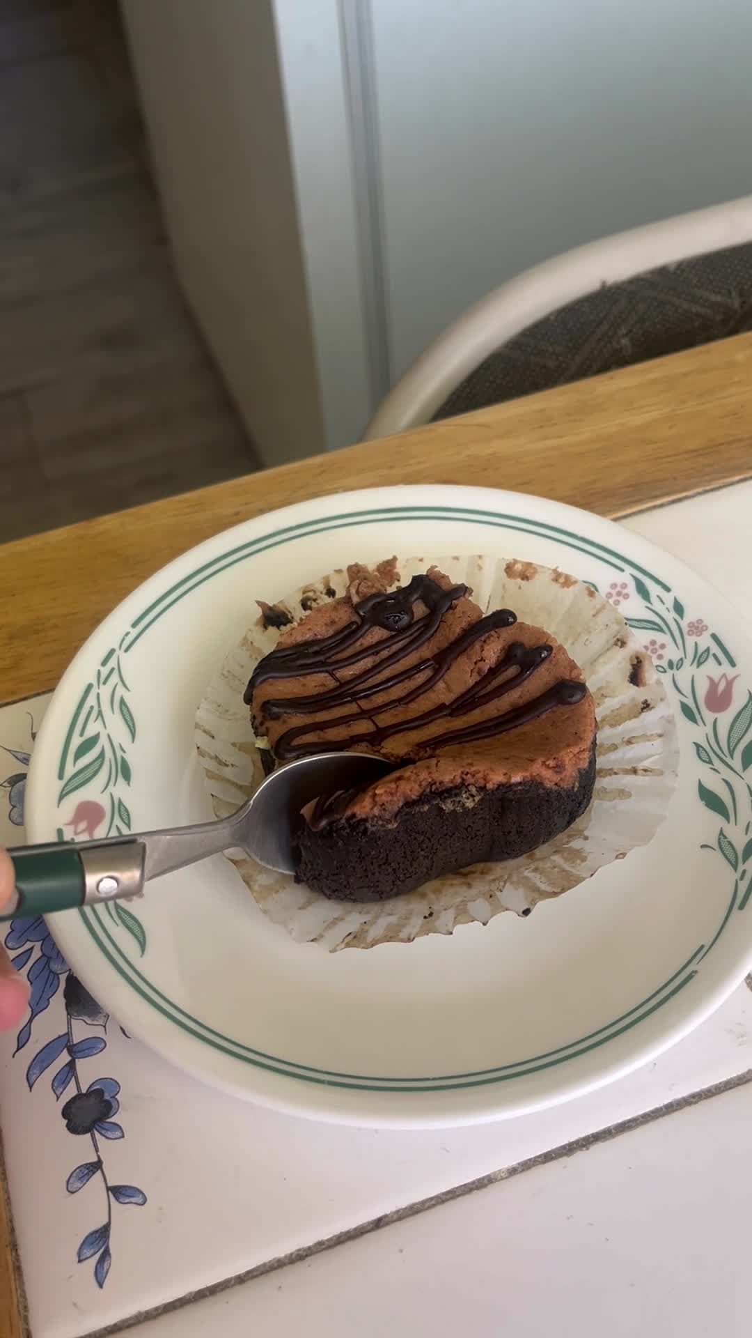 Video review of Eileen's Special Cheesecake