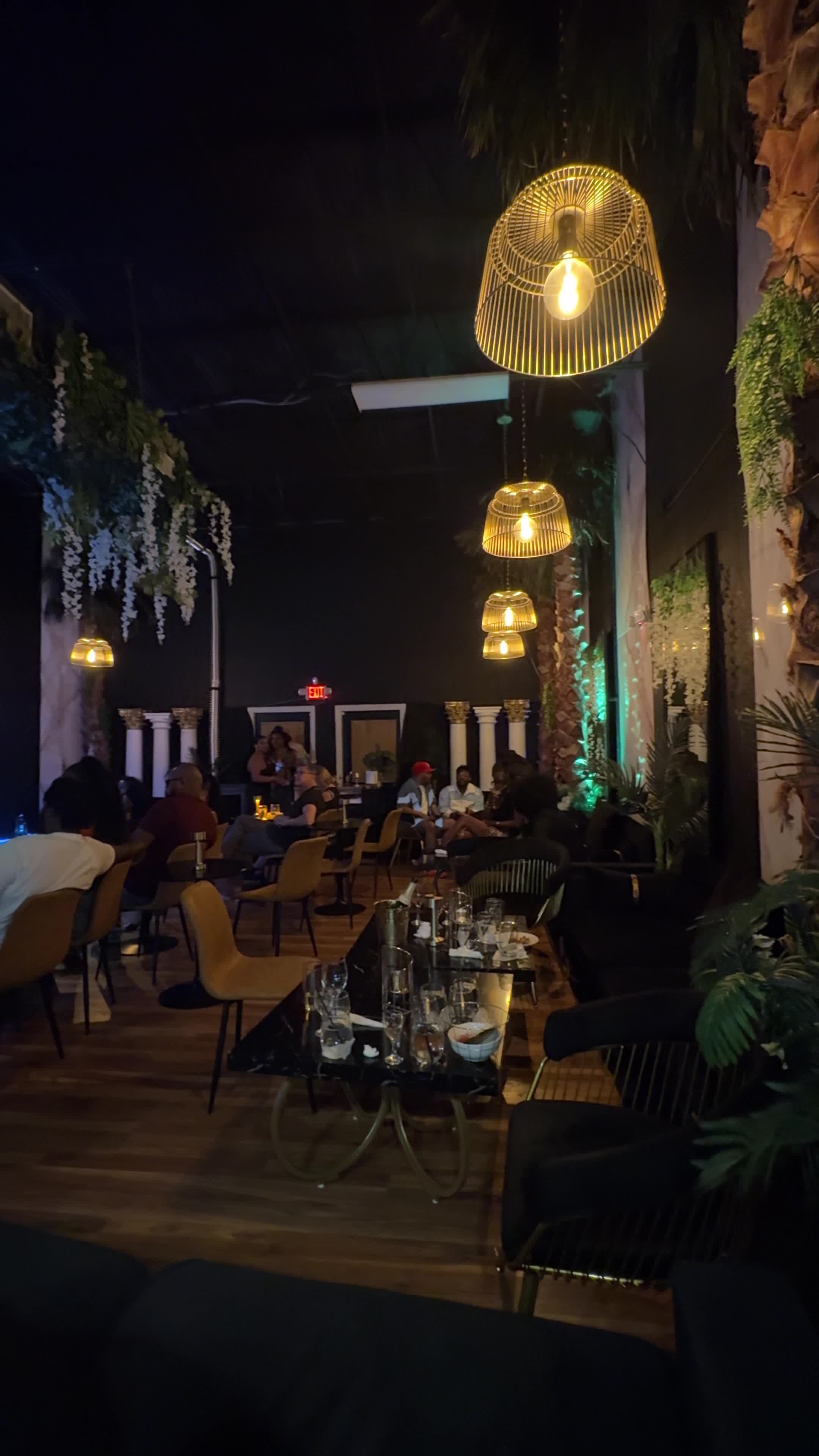 Hiyde Jazz & Live Ent. Lounge Eatery & Wine