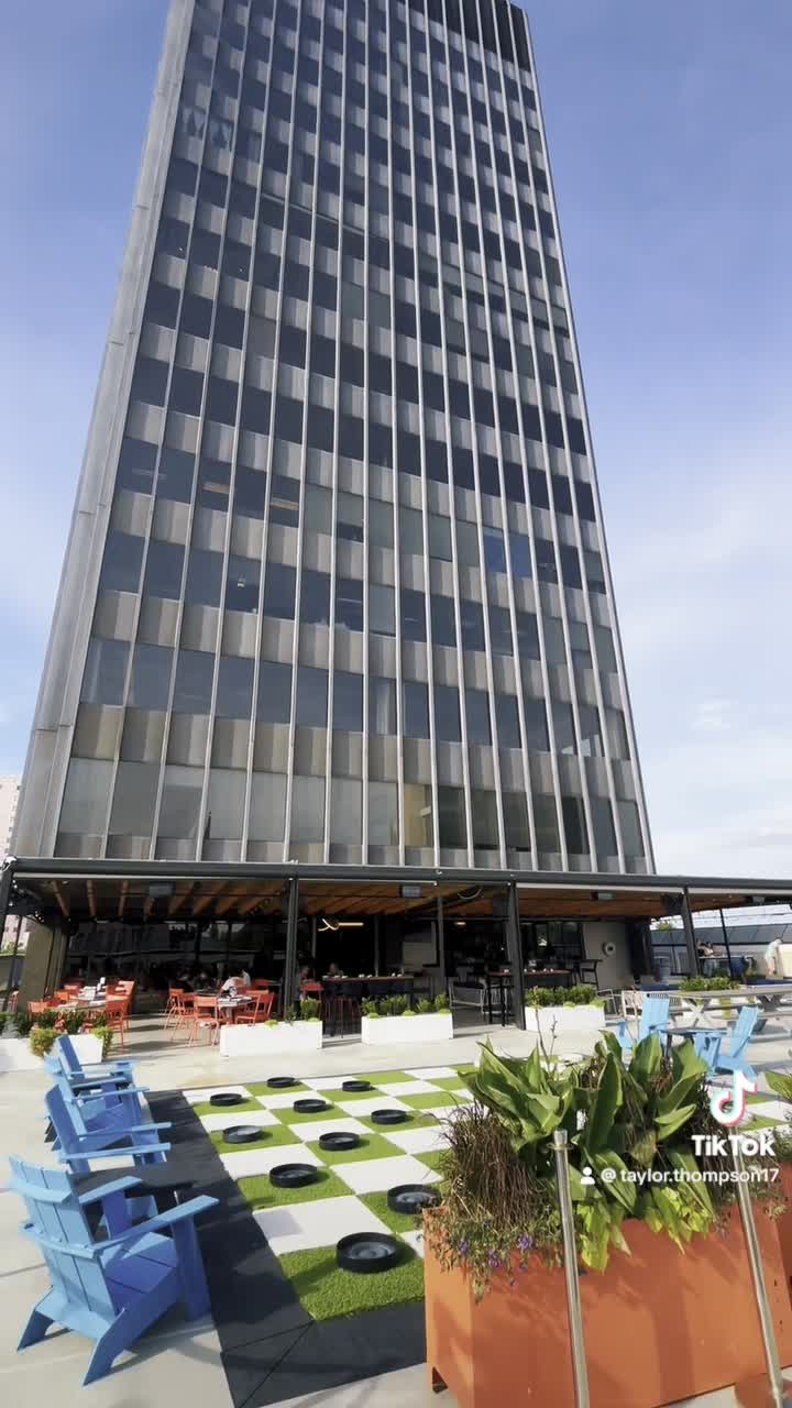 Edgar’s Above Broad