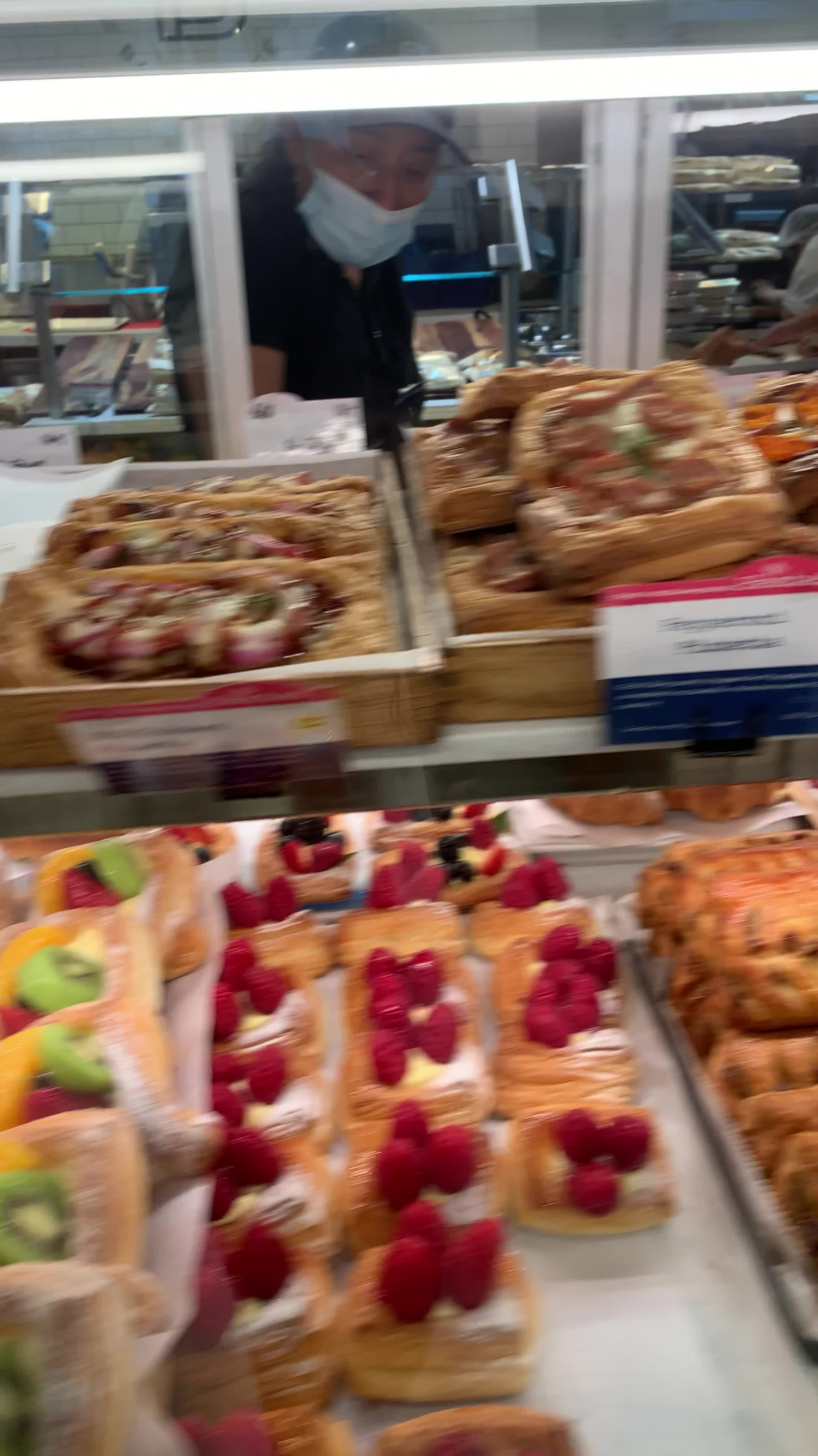 Video review of Paris Baguette