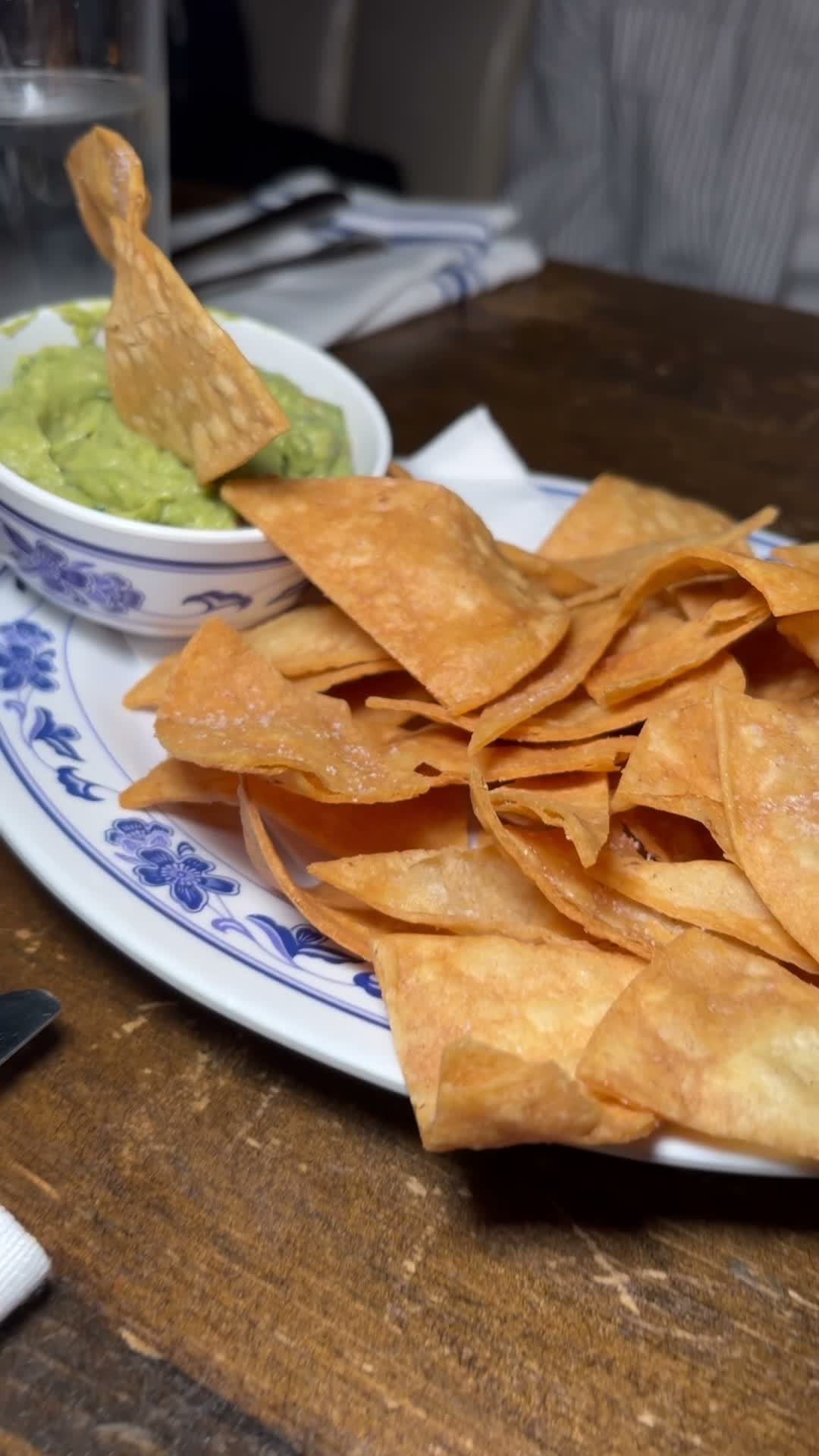 Video review of La Esquina