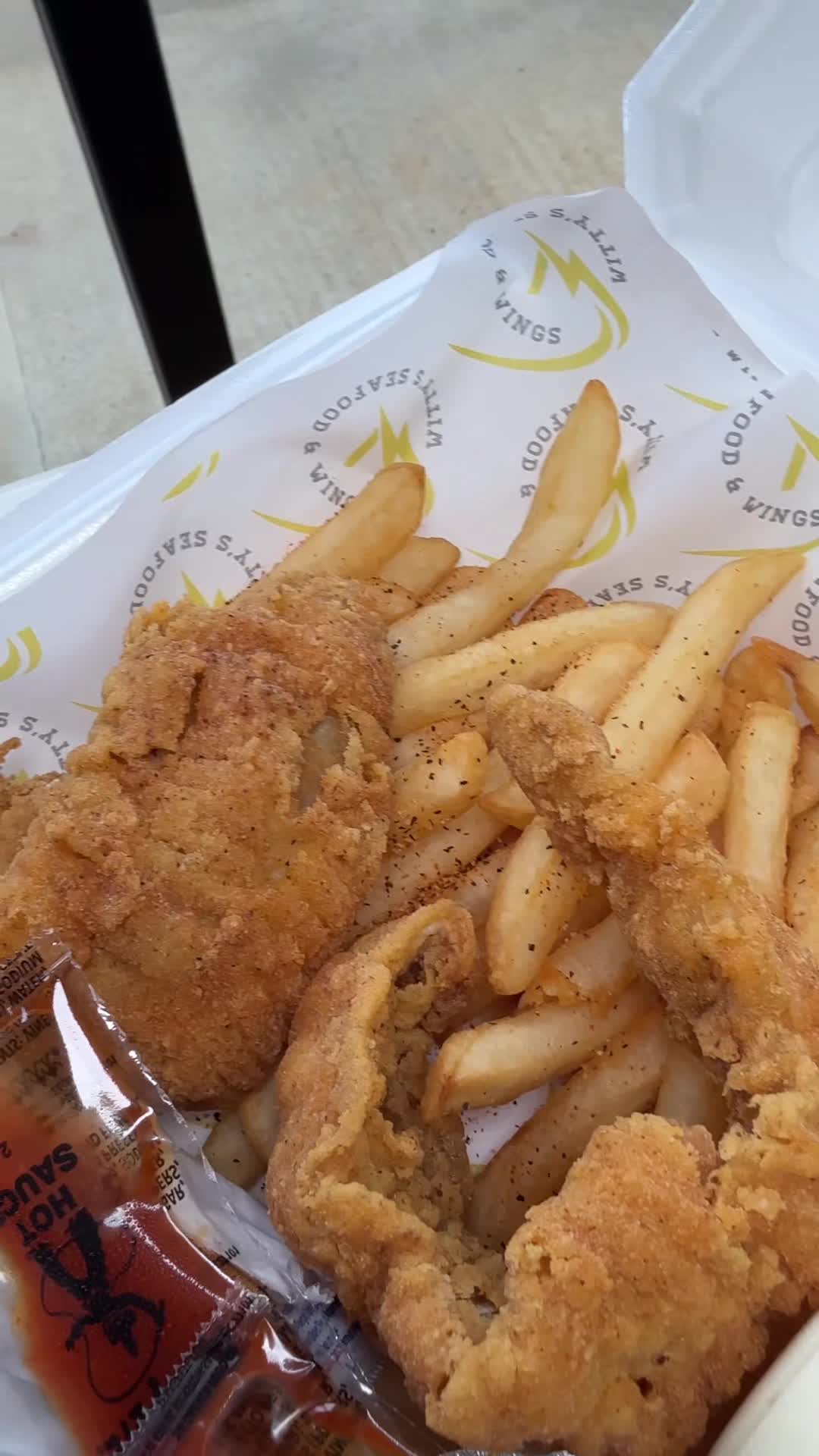 Wittys Seafood and Wings