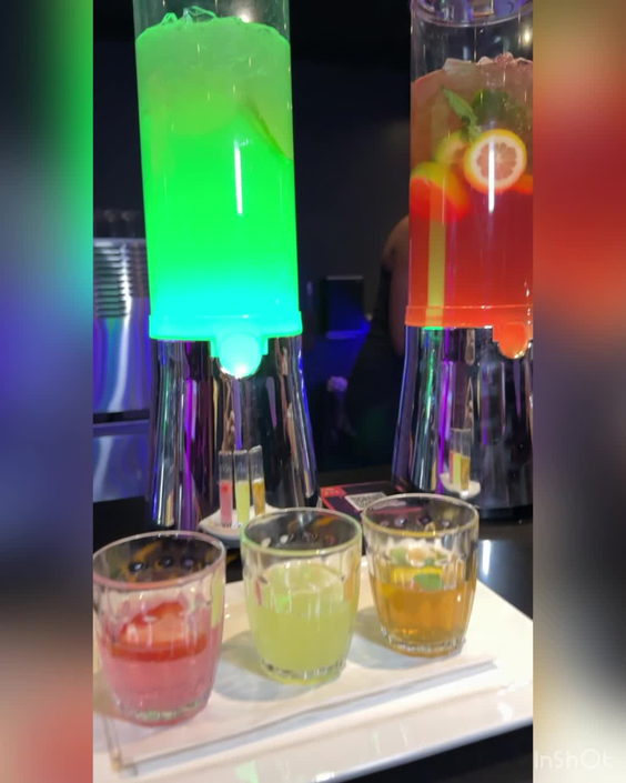 SUGAR Cafe and Lounge