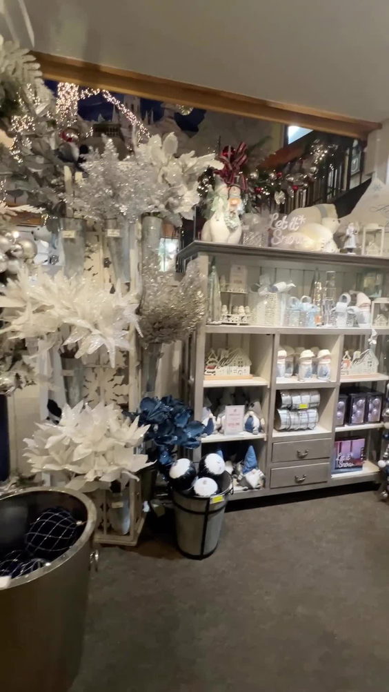 Christmas Place Collectible Gallery