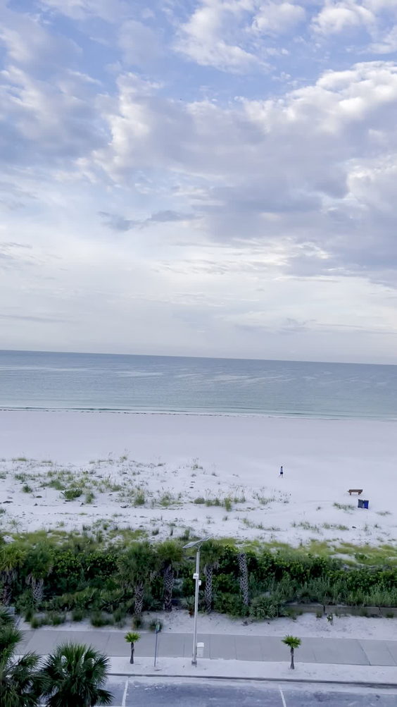 Cirque St. Armands Beachside