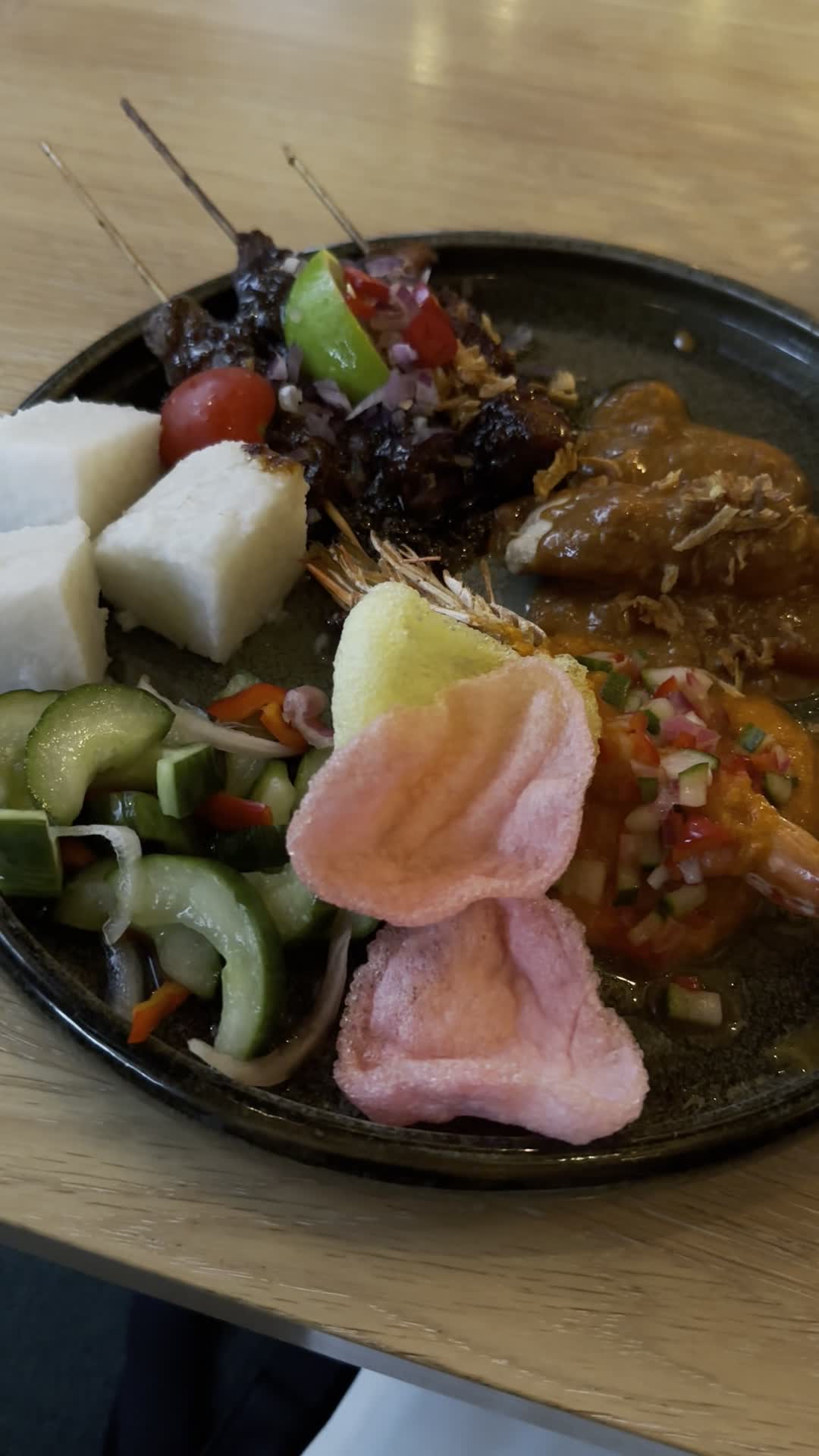 Video review of Mama Makan