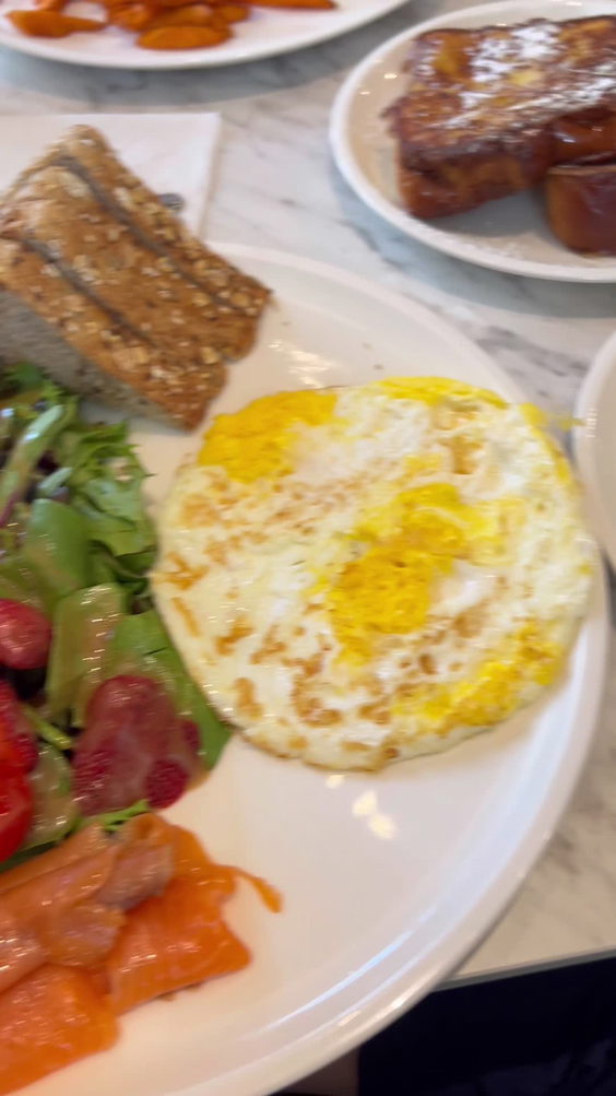 Evviva Breakfast and Lunch