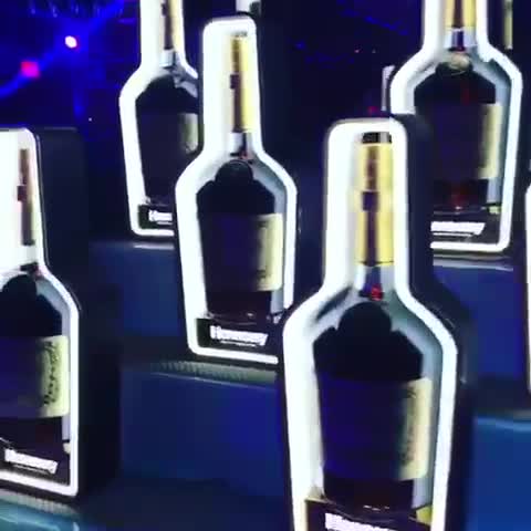 Video review of Gold Room