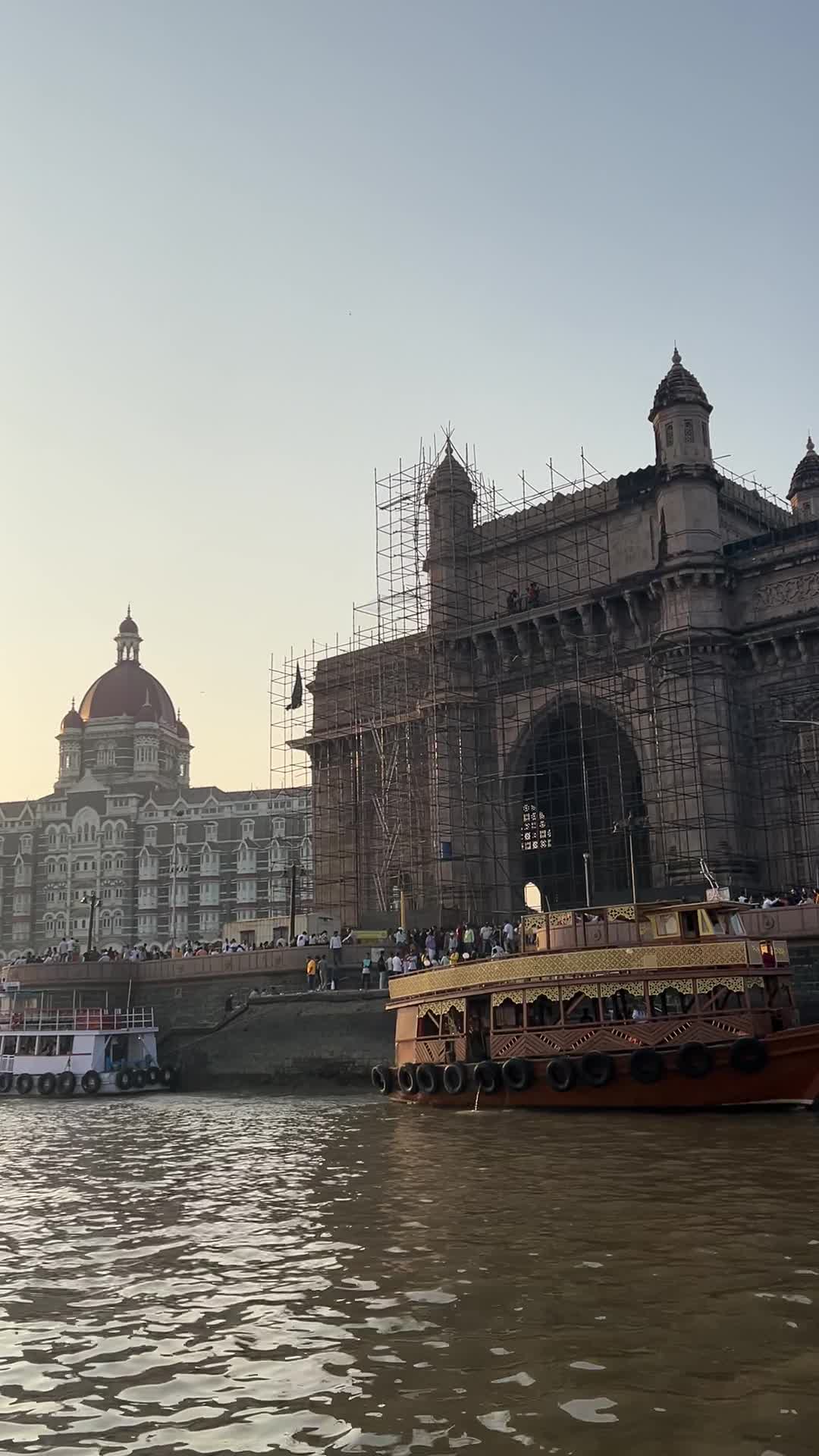 Video review of Gateway of India