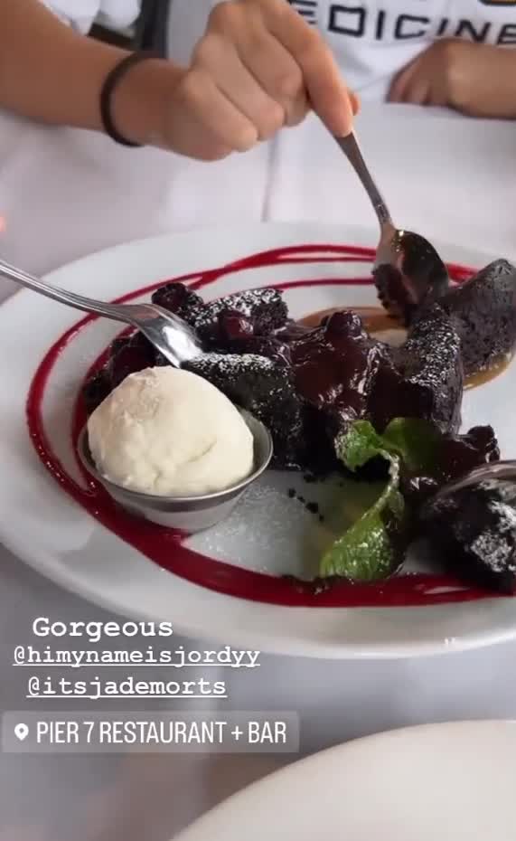 PIER7 restaurant + bar