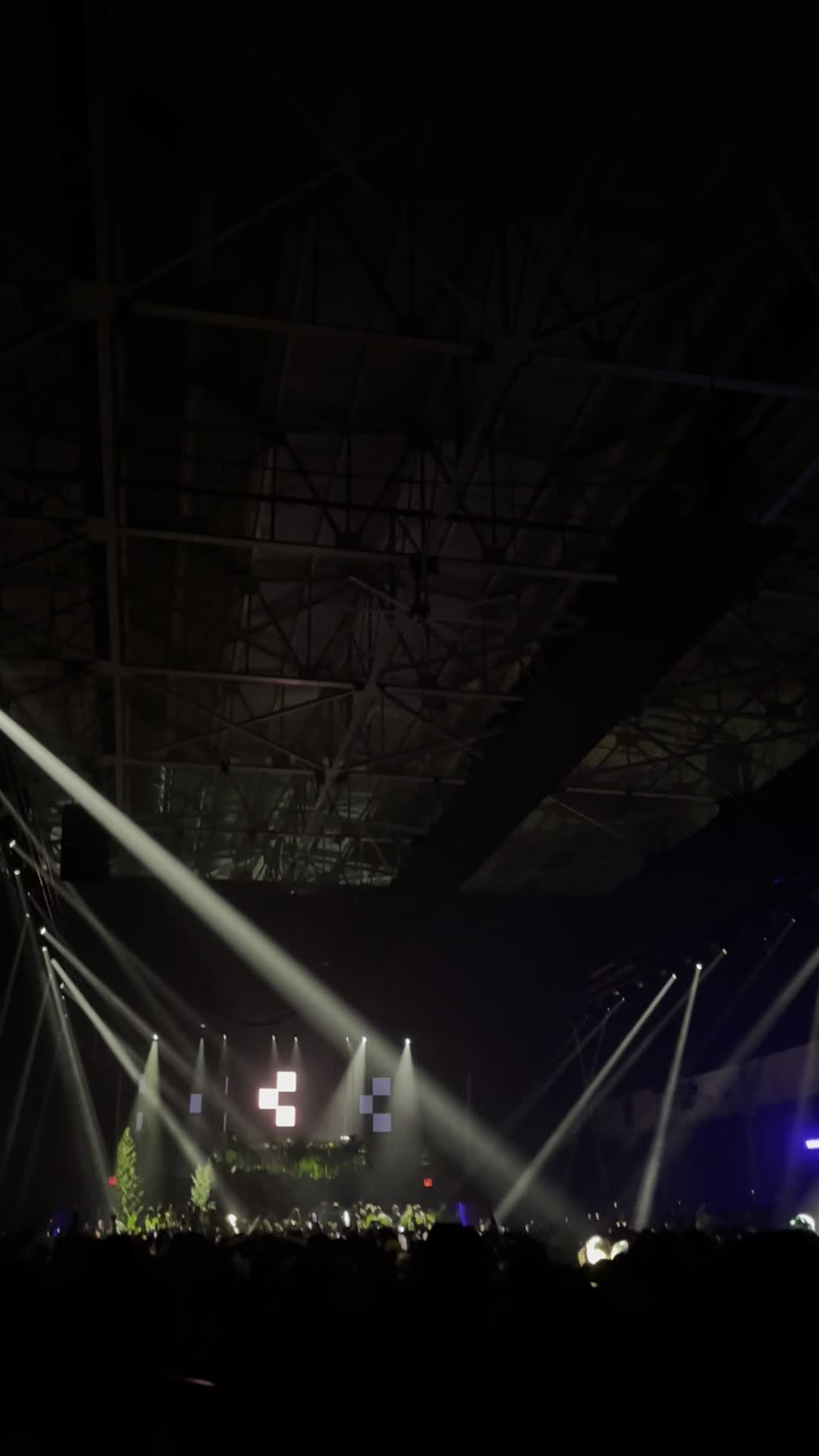 Video review of Duggal Greenhouse