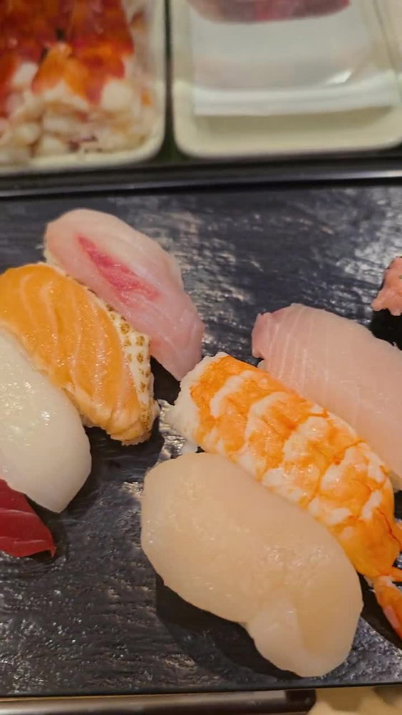 Sushi Uogashinihonichi Kasumigasekiiino Bldg. Ten
寿司 魚がし日本一 霞ヶ関飯野ビル店 (SUSHI UOGASHI-NIHON-ICHI)