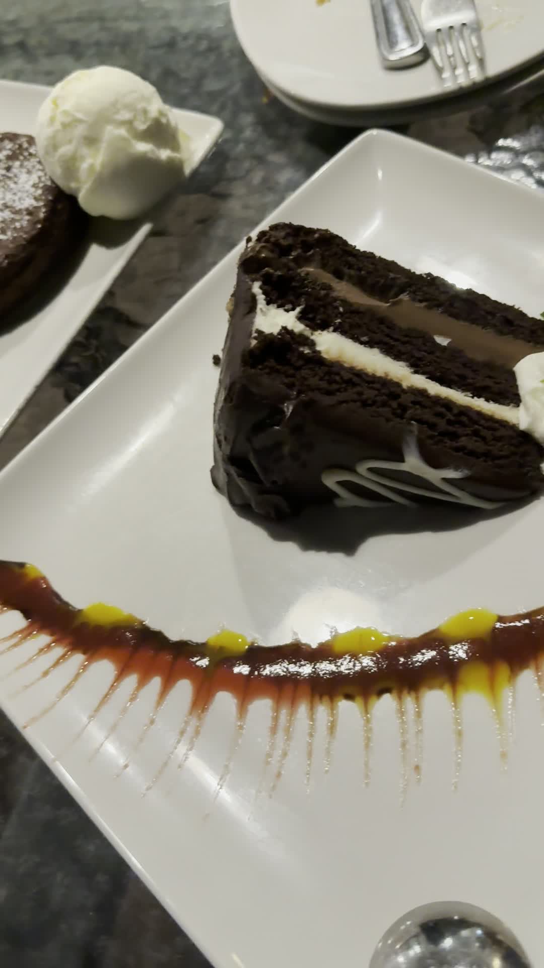 Video review of Willie G's Seafood & Steaks