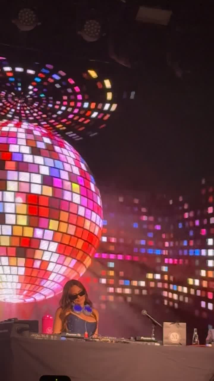 Video review of The Bomb Factory