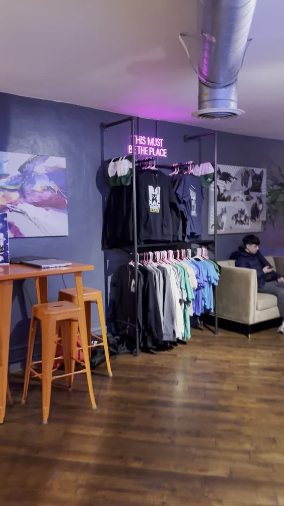 Mac Tabby Cat Cafe