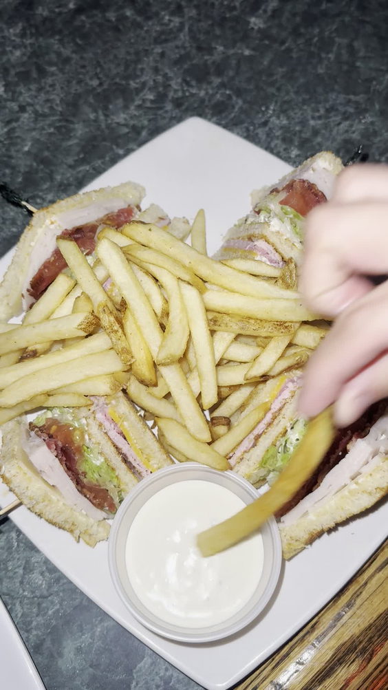 Red's Bar & Grill