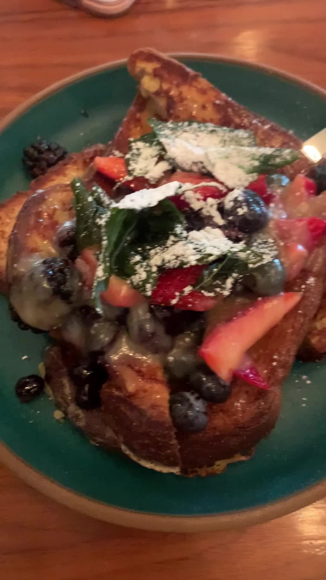 Video review of Elizabeth Street Café
