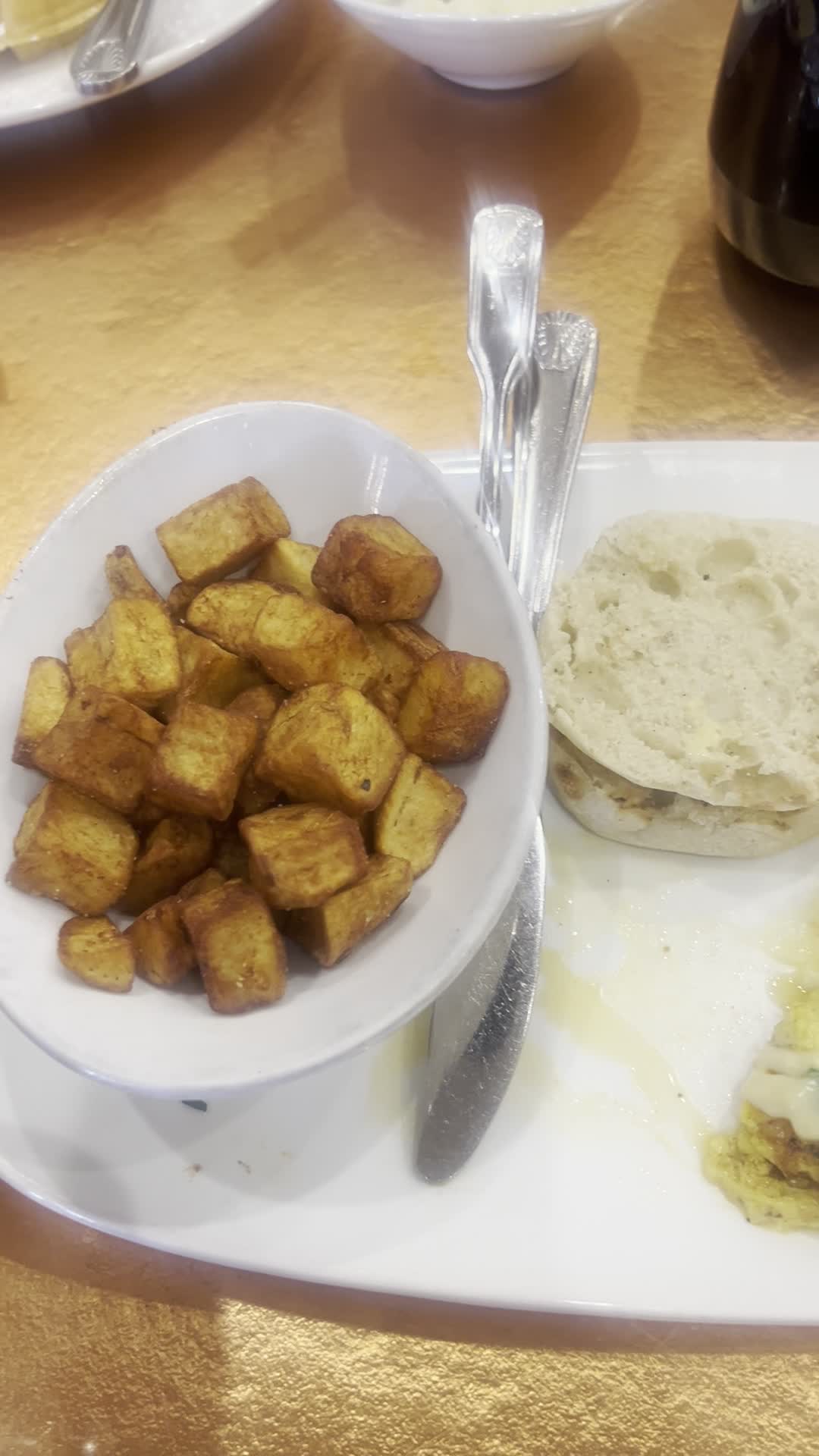 Another Broken Egg Cafe