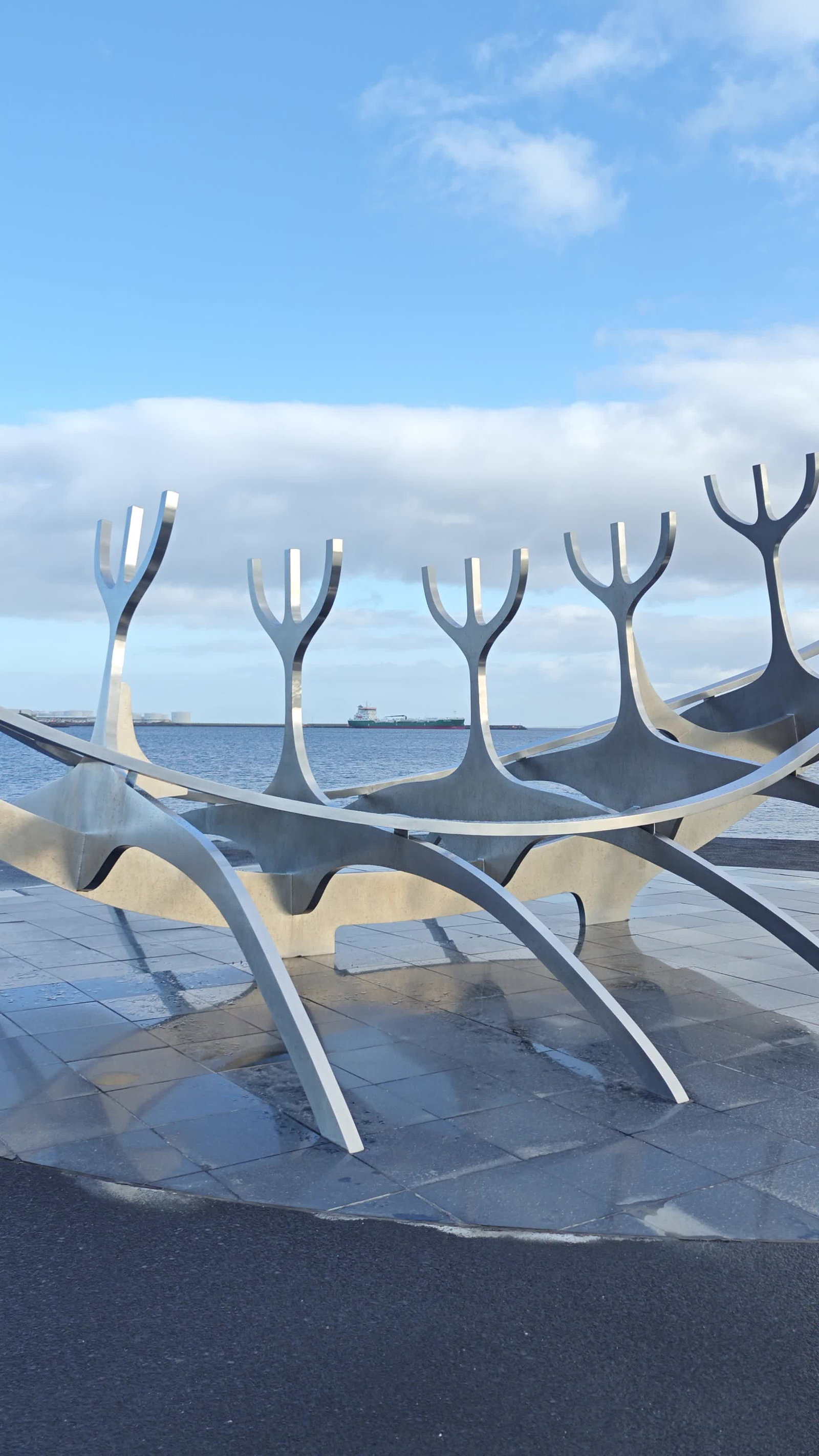 Video review of Sun Voyager (Sólfar)