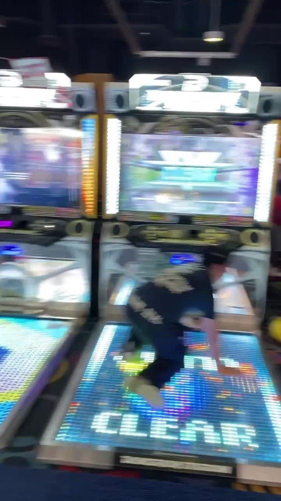 Round 1 Bowling & Amusements