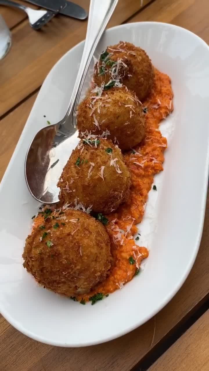 Video review of Mani Osteria and Bar