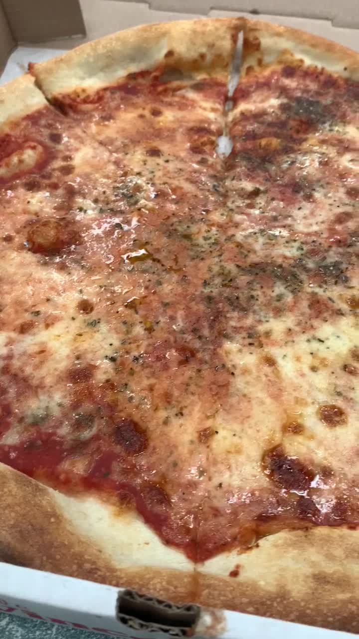 Video review of Little Vincent's Pizza