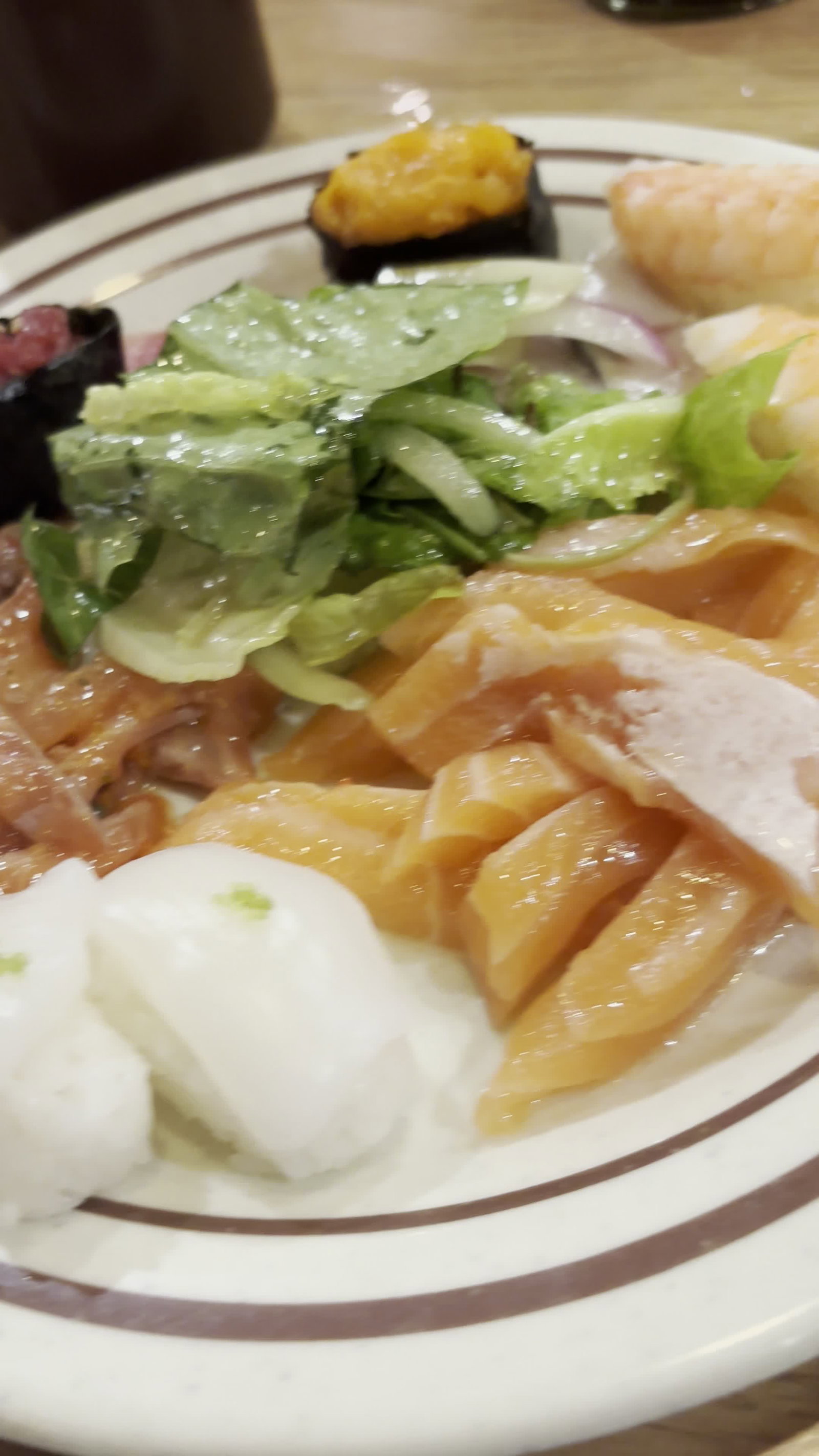 Video review of Sushi On