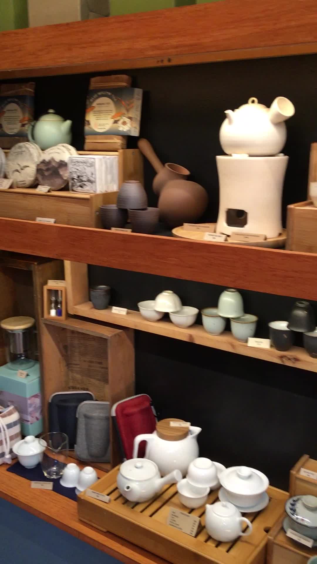 Video review of Blue Willow Teaspot