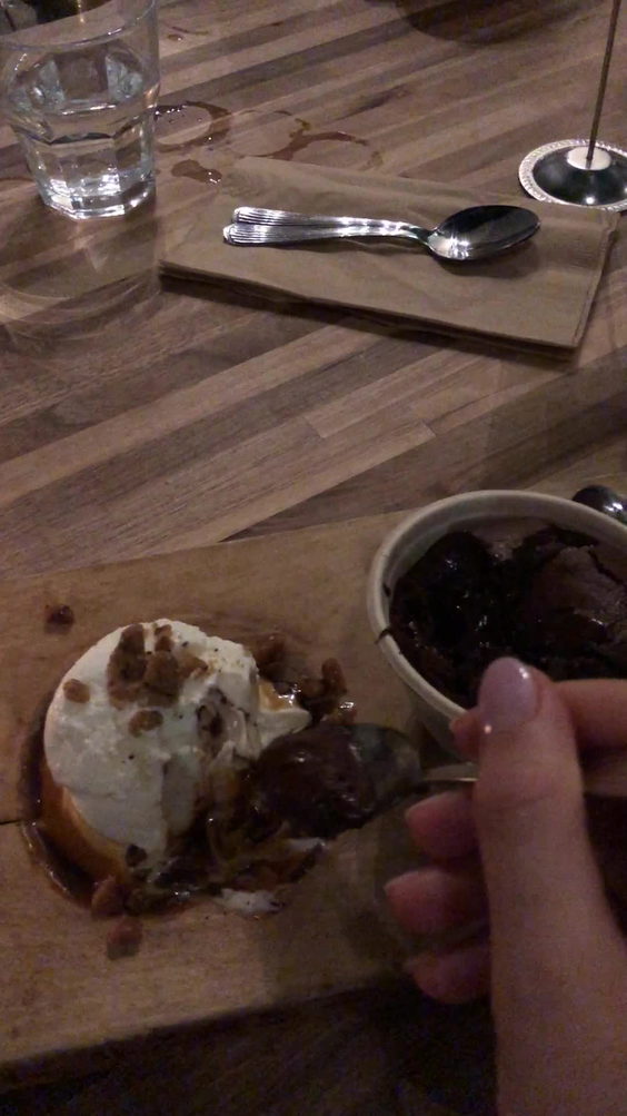 Hot Cakes Molten Chocolate Cakery