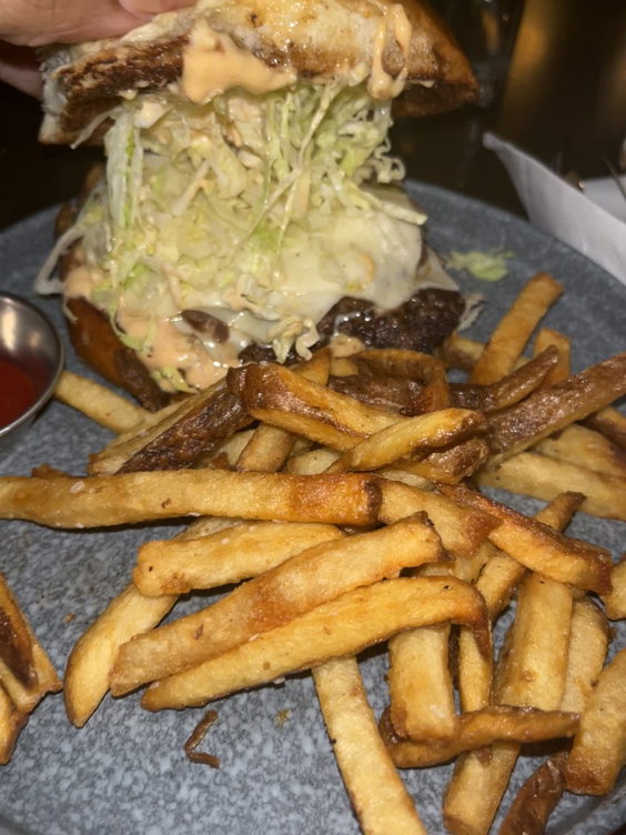 Luana's Tavern