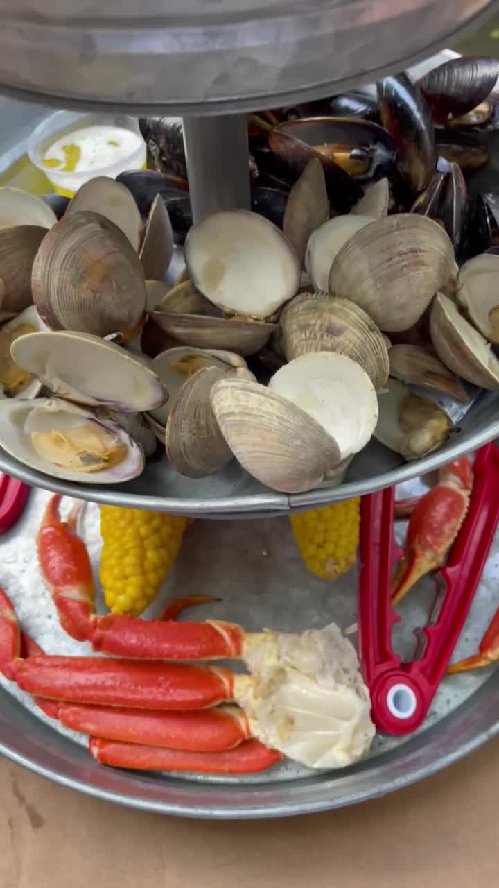 Captain Pell's Fairfax Crabhouse