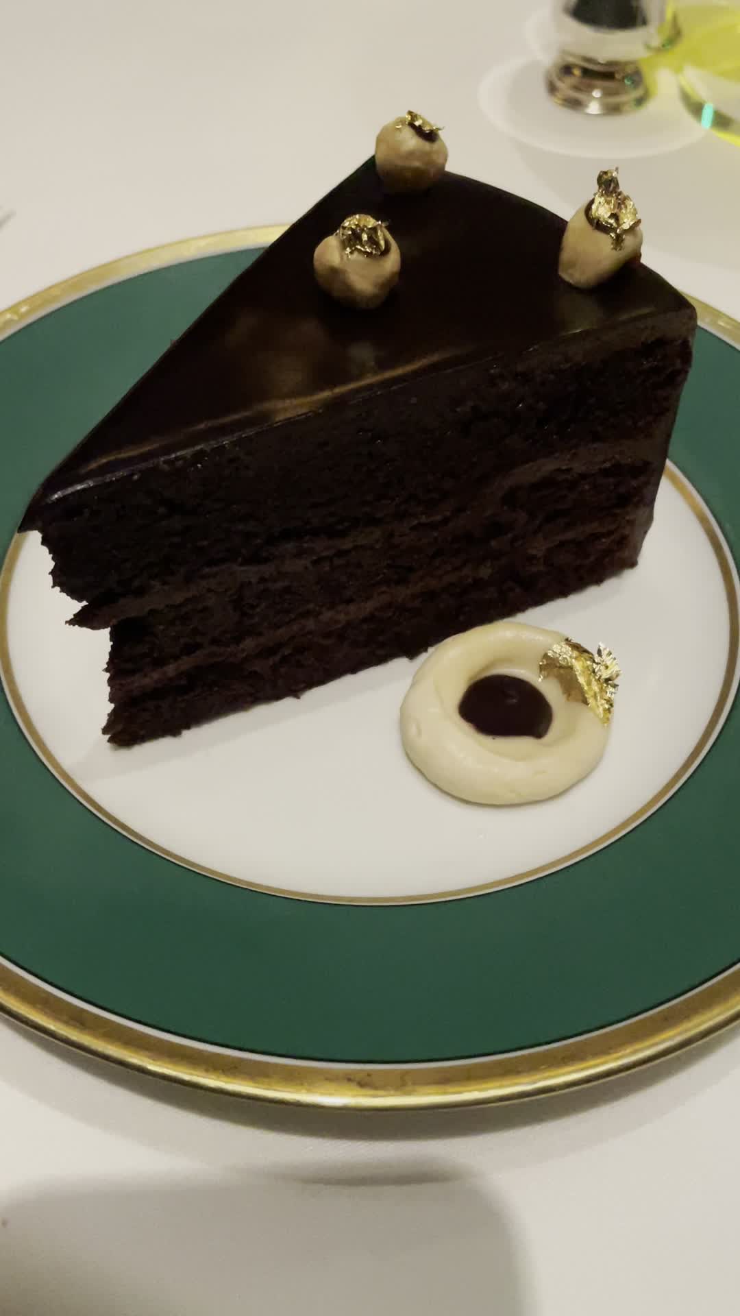 Video review of Selby's