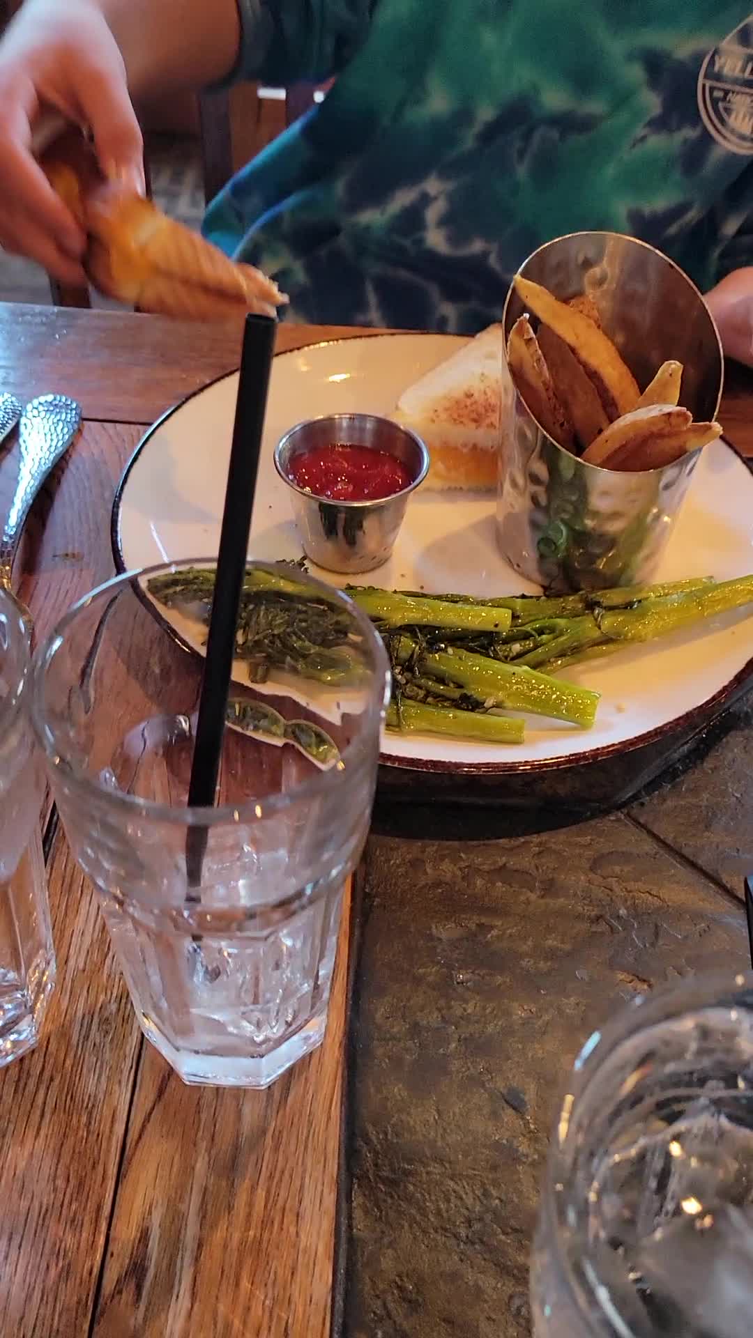 Madison Crossing Lounge