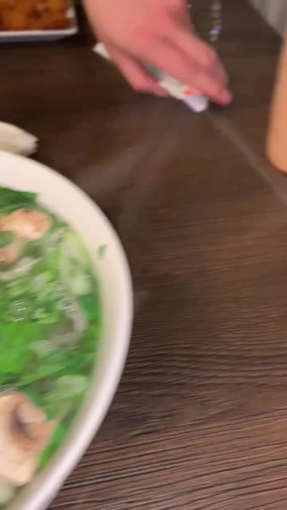 UTea Pho & Cream Whiskers