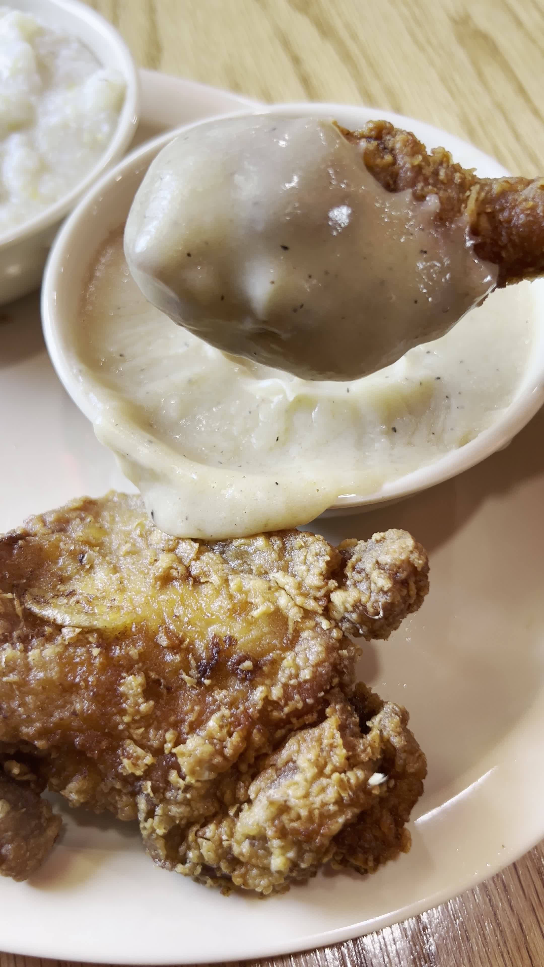 Video review of Roscoe's House of Chicken 'n Waffles