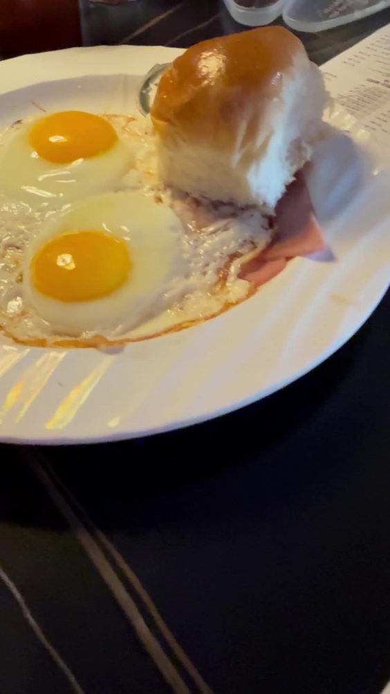 Cafe Hollywood 荷里活餐廳
