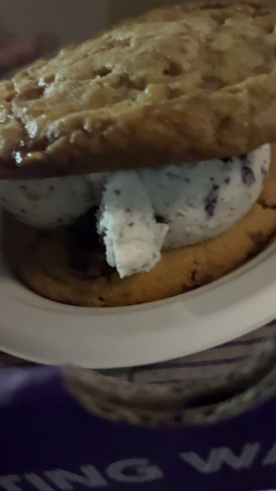 Insomnia Cookies